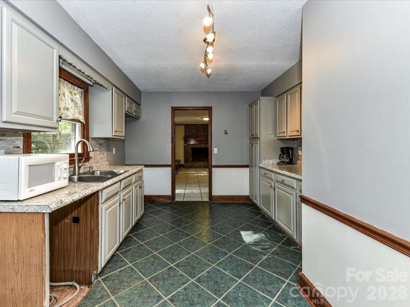 2512 King Arthur Drive, Monroe, NC 28110.  MLS# CAR4438351, YatesRealty ID 59441. 