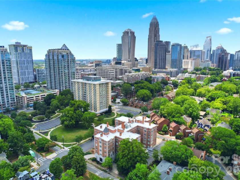 301 10th Street, Charlotte, NC 28202.  MLS# CAR4397001, YatesRealty ID 5945. 
