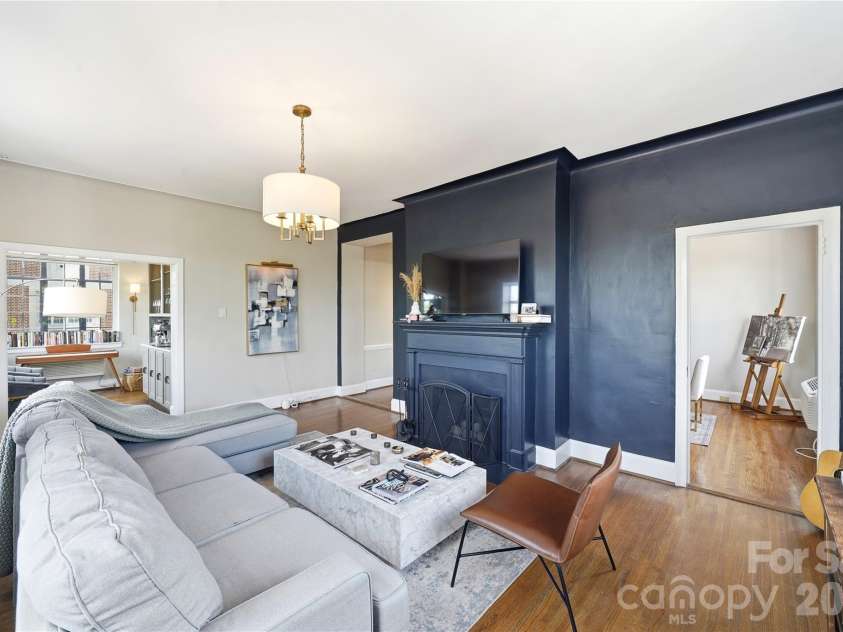 301 10th Street, Charlotte, NC 28202.  MLS# CAR4397001, YatesRealty ID 5945. 