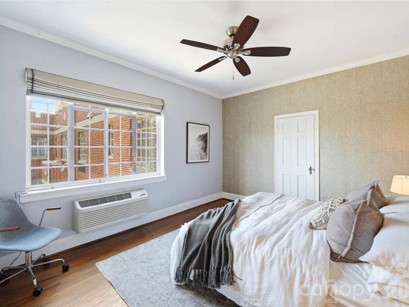 301 10th Street, Charlotte, NC 28202.  MLS# CAR4397001, YatesRealty ID 5945. 