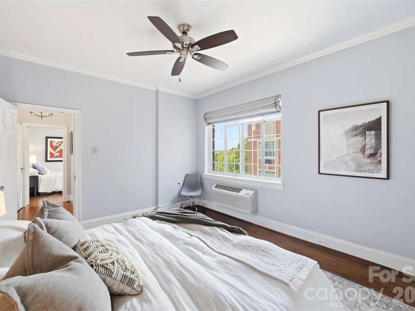 301 10th Street, Charlotte, NC 28202.  MLS# CAR4397001, YatesRealty ID 5945. 