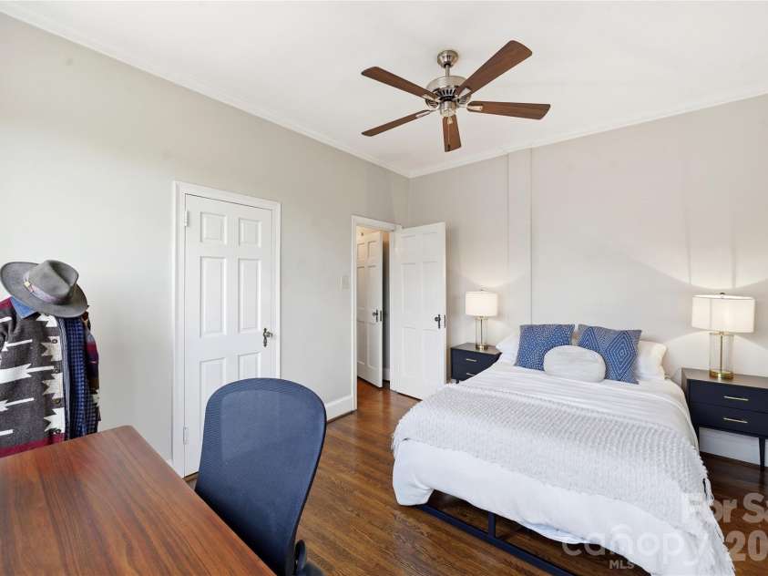 301 10th Street, Charlotte, NC 28202.  MLS# CAR4397001, YatesRealty ID 5945. 
