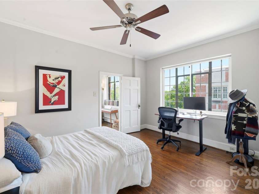 301 10th Street, Charlotte, NC 28202.  MLS# CAR4397001, YatesRealty ID 5945. 