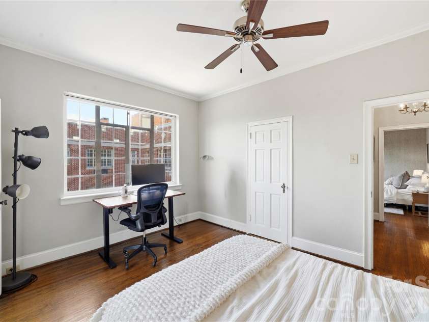 301 10th Street, Charlotte, NC 28202.  MLS# CAR4397001, YatesRealty ID 5945. 