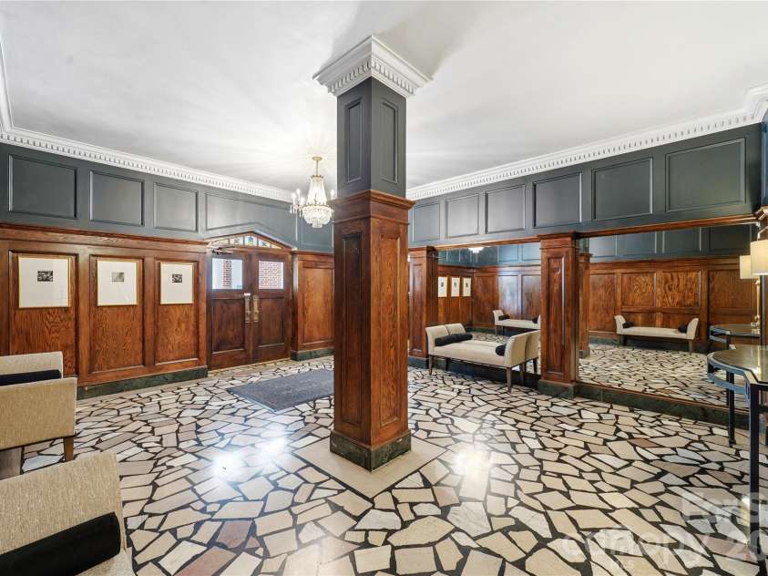301 10th Street, Charlotte, NC 28202.  MLS# CAR4397001, YatesRealty ID 5945. 