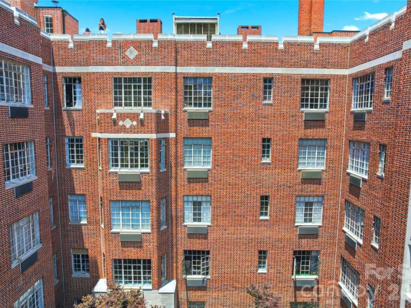 301 10th Street, Charlotte, NC 28202.  MLS# CAR4397001, YatesRealty ID 5945. 
