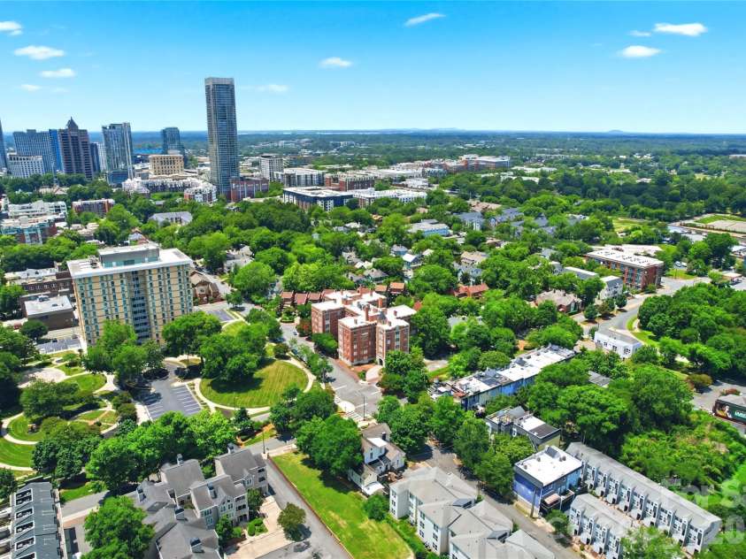 301 10th Street, Charlotte, NC 28202.  MLS# CAR4397001, YatesRealty ID 5945. 