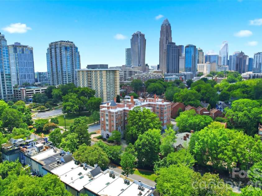 301 10th Street, Charlotte, NC 28202.  MLS# CAR4397001, YatesRealty ID 5945. 