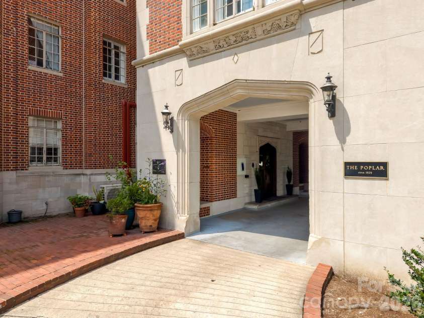 301 10th Street, Charlotte, NC 28202.  MLS# CAR4419418, YatesRealty ID 5945. 