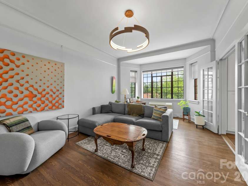 301 10th Street, Charlotte, NC 28202.  MLS# CAR4419418, YatesRealty ID 5945. 