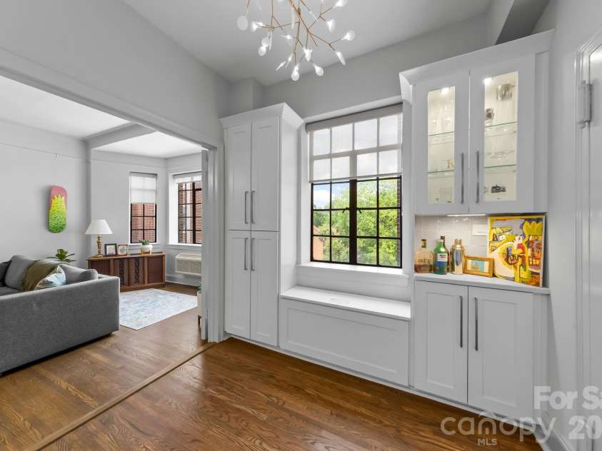 301 10th Street, Charlotte, NC 28202.  MLS# CAR4419418, YatesRealty ID 5945. 