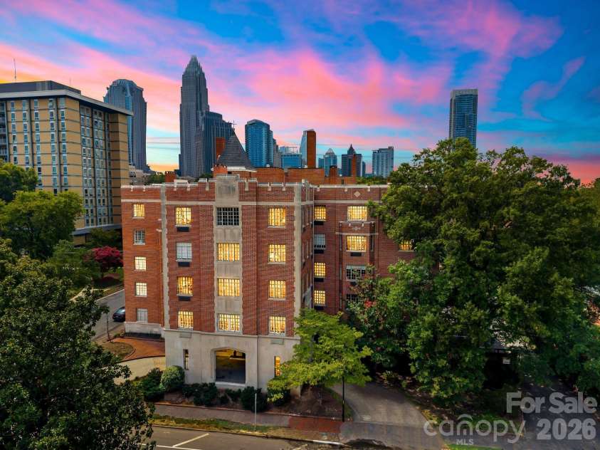301 10th Street, Charlotte, NC 28202.  MLS# CAR4419418, YatesRealty ID 5945. 