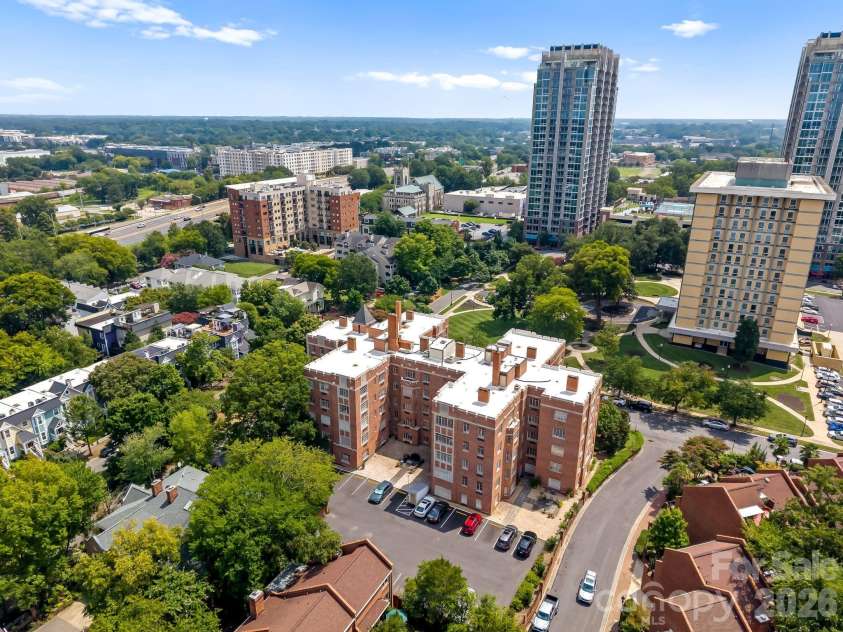 301 10th Street, Charlotte, NC 28202.  MLS# CAR4419418, YatesRealty ID 5945. Gated surface parking lot