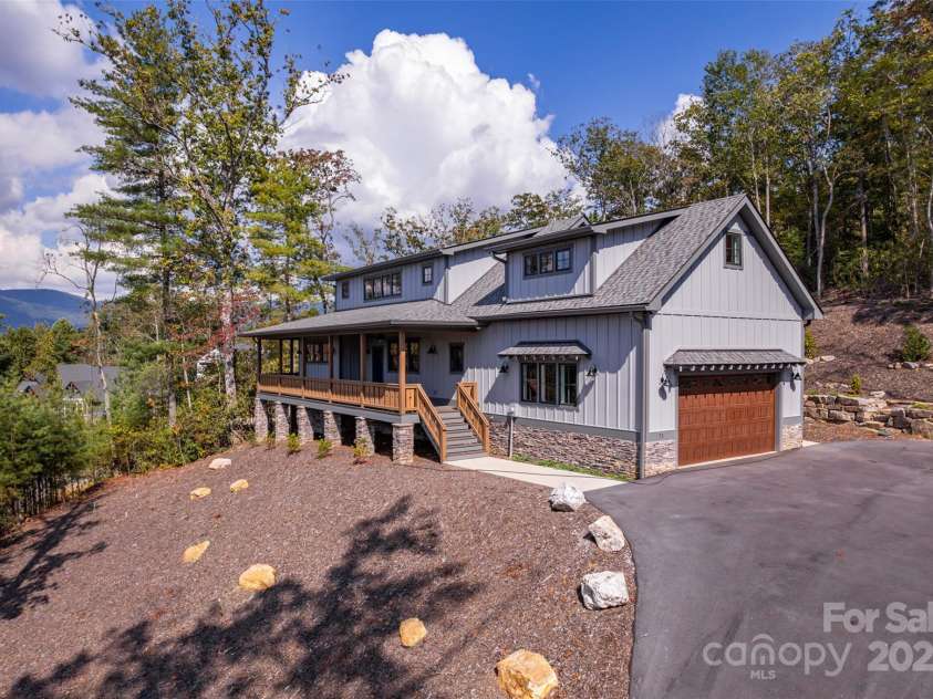 71 Crossings Circle, Fairview, NC 28730.  MLS# CAR4306682, YatesRealty ID 5946. 
