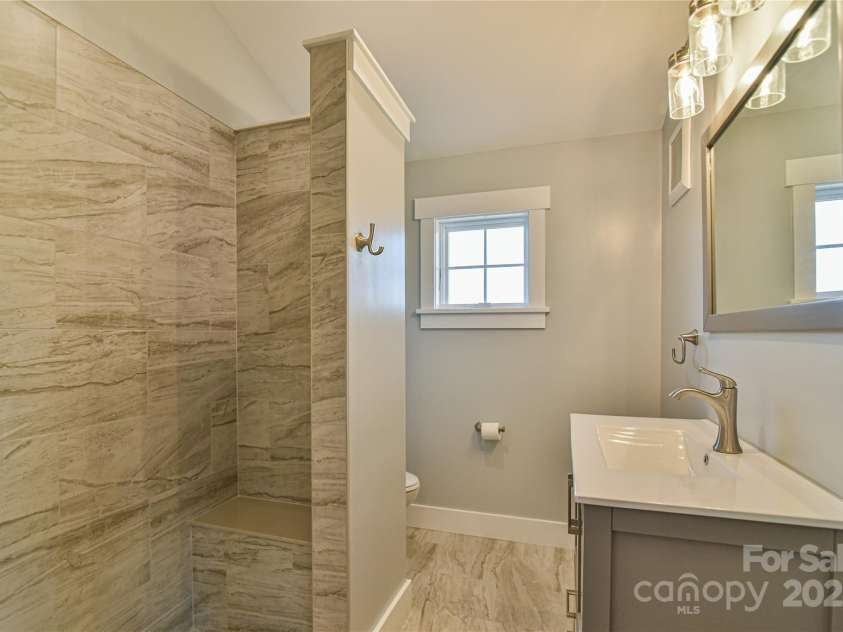 71 Crossings Circle, Fairview, NC 28730.  MLS# CAR4306682, YatesRealty ID 5946. 