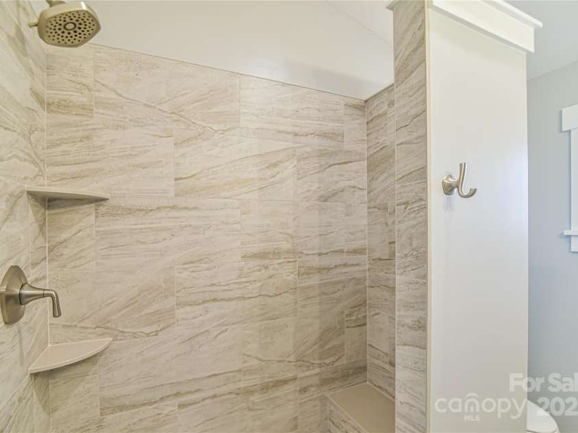 71 Crossings Circle, Fairview, NC 28730.  MLS# CAR4306682, YatesRealty ID 5946. 