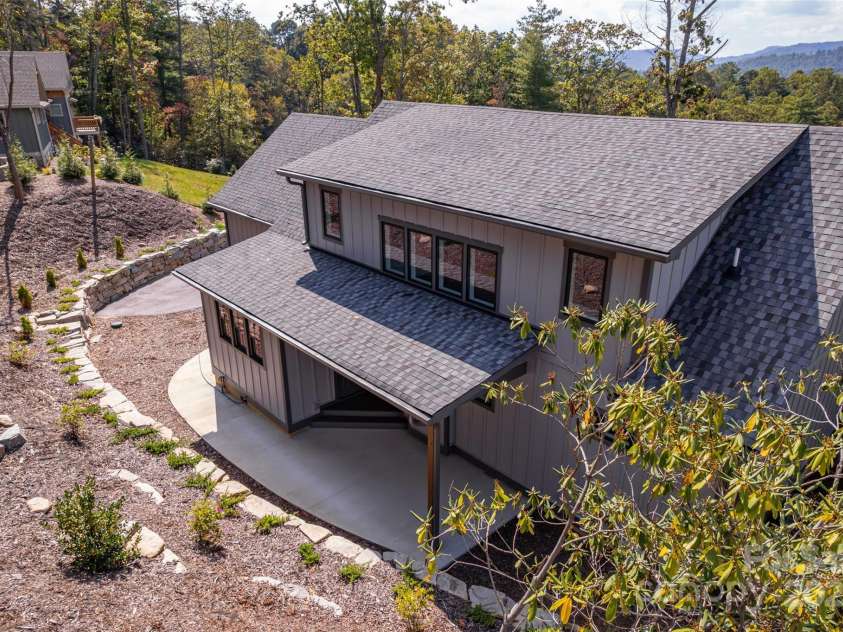71 Crossings Circle, Fairview, NC 28730.  MLS# CAR4306682, YatesRealty ID 5946. 