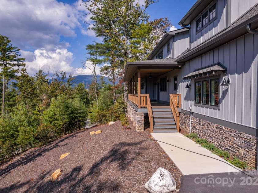 71 Crossings Circle, Fairview, NC 28730.  MLS# CAR4306682, YatesRealty ID 5946. 