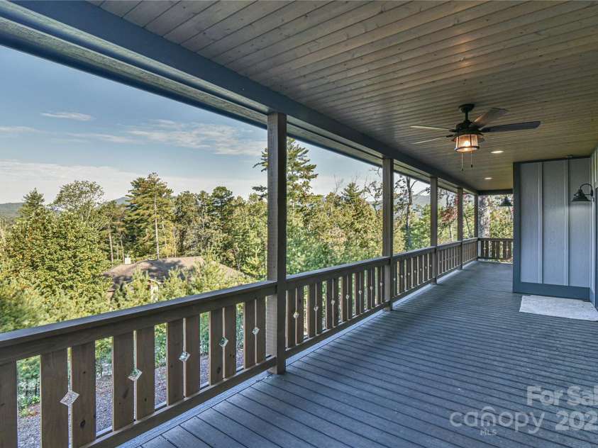 71 Crossings Circle, Fairview, NC 28730.  MLS# CAR4306682, YatesRealty ID 5946. 