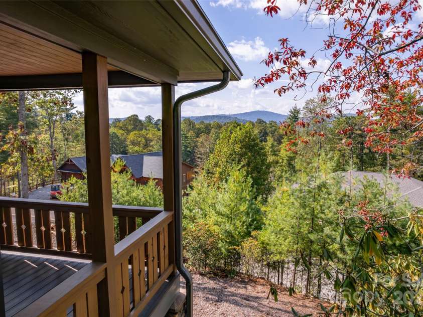 71 Crossings Circle, Fairview, NC 28730.  MLS# CAR4306682, YatesRealty ID 5946. 