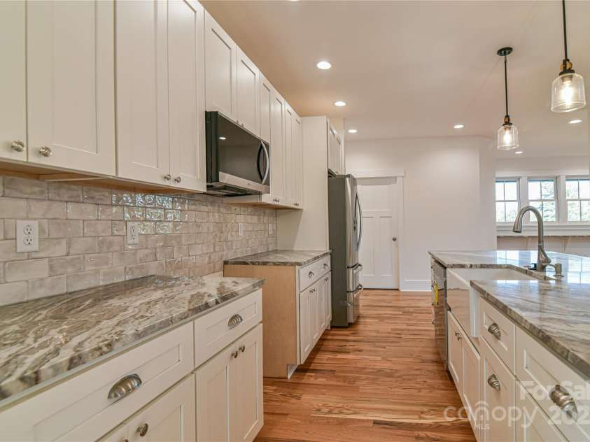 71 Crossings Circle, Fairview, NC 28730.  MLS# CAR4306682, YatesRealty ID 5946. 