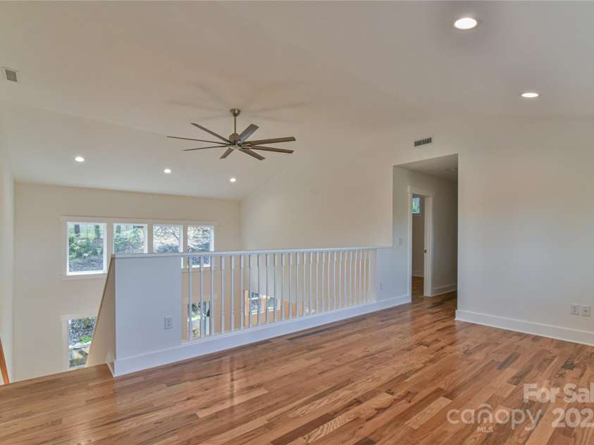 71 Crossings Circle, Fairview, NC 28730.  MLS# CAR4306682, YatesRealty ID 5946. 