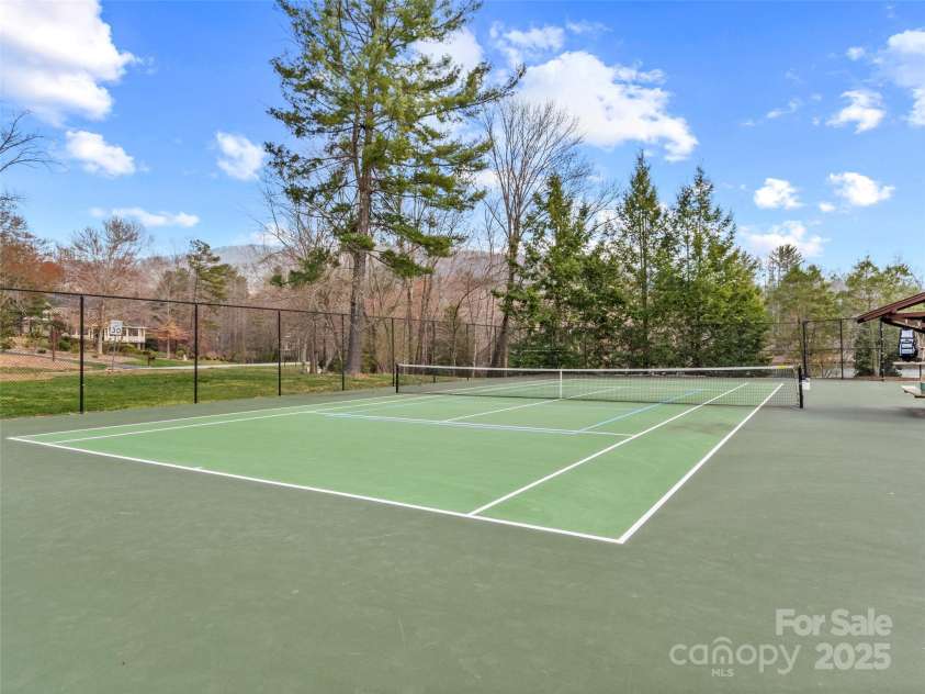 22 Kaufmann Stone Way, Biltmore Lake, NC 28715.  MLS# CAR4233652, YatesRealty ID 5947. 