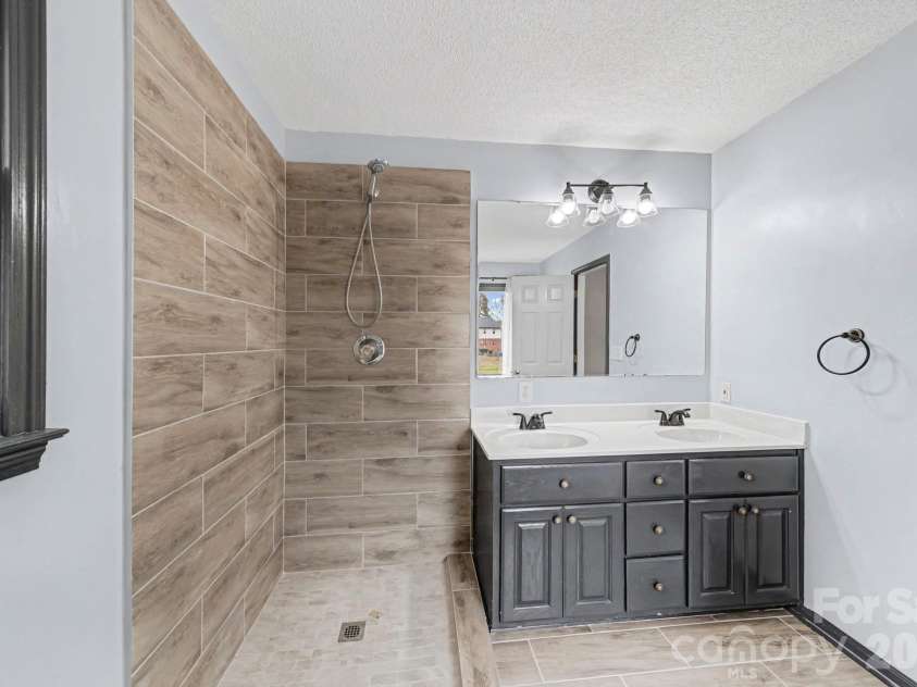 794 Hathcock Glen Drive, Oakboro, NC 28129.  MLS# CAR4349483, YatesRealty ID 5947. 