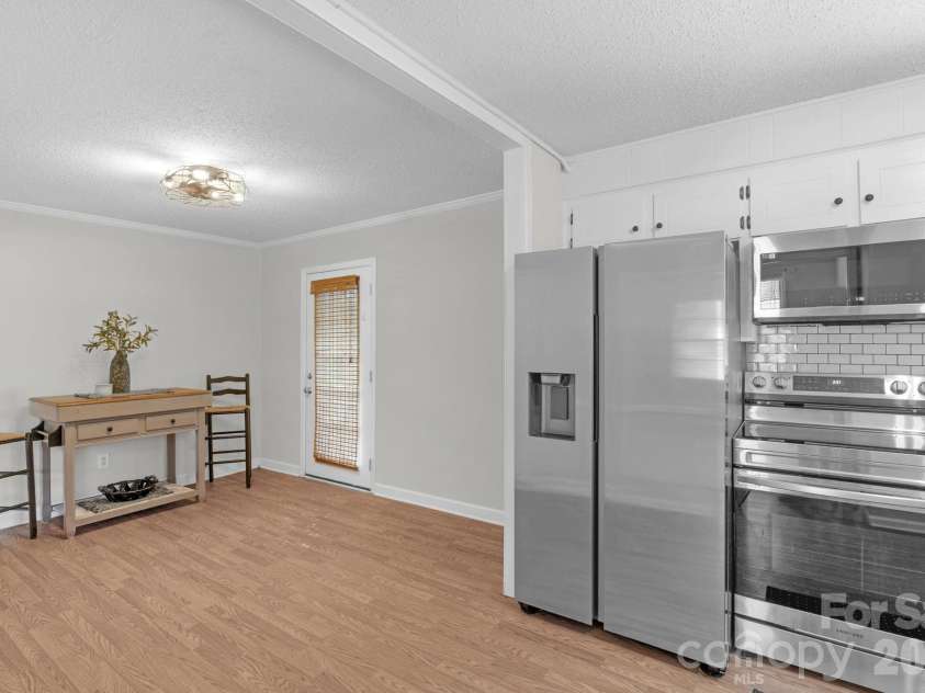708 John Street, Matthews, NC 28105.  MLS# CAR4353646, YatesRealty ID 5948. 
