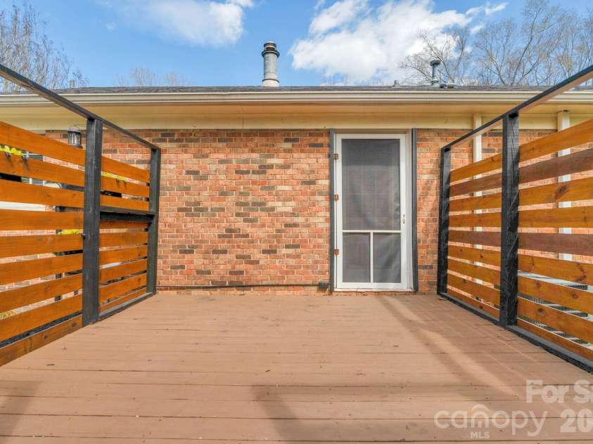 708 John Street, Matthews, NC 28105.  MLS# CAR4353646, YatesRealty ID 5948. 