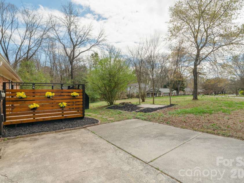 708 John Street, Matthews, NC 28105.  MLS# CAR4353646, YatesRealty ID 5948. 