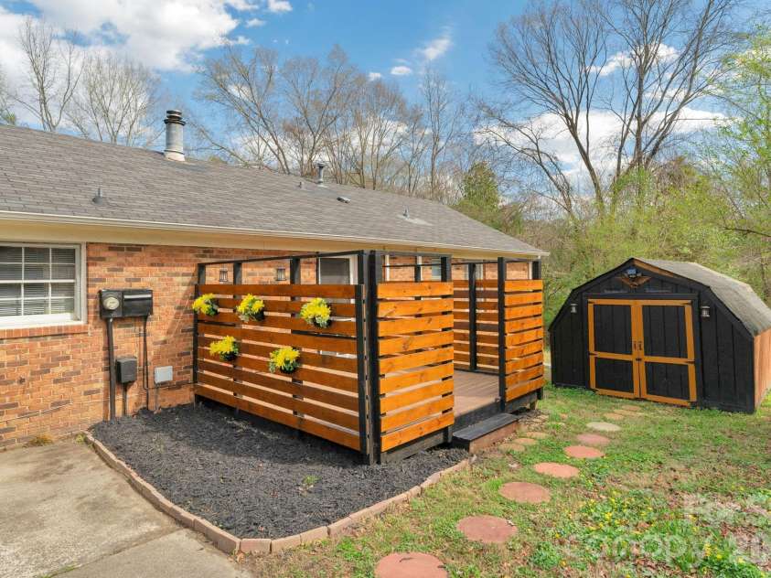 708 John Street, Matthews, NC 28105.  MLS# CAR4353646, YatesRealty ID 5948. 
