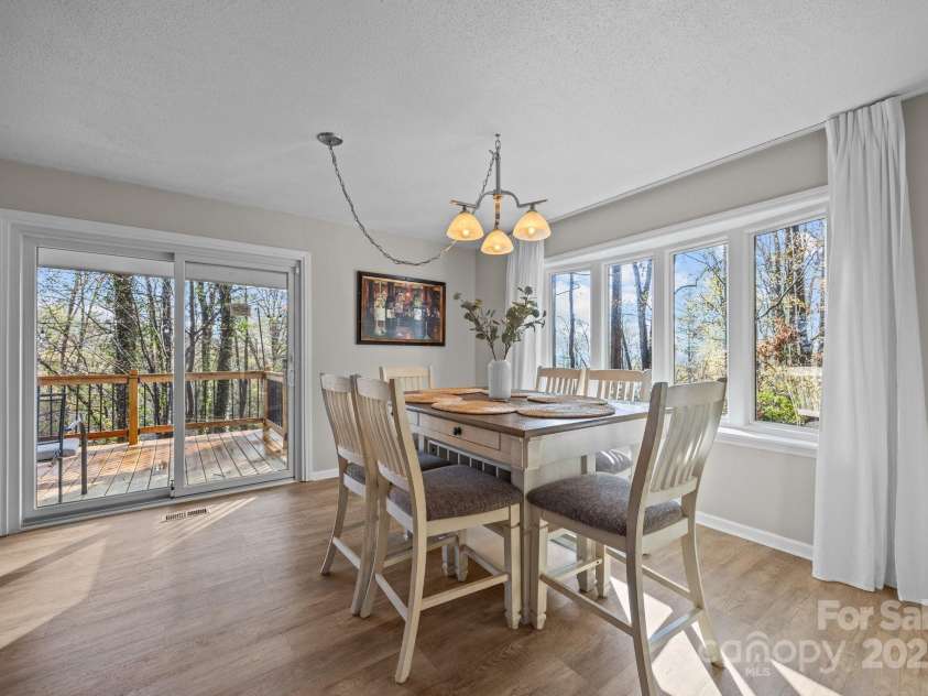 159 Long John Drive, Hendersonville, NC 28791.  MLS# CAR4244960, YatesRealty ID 5949. 