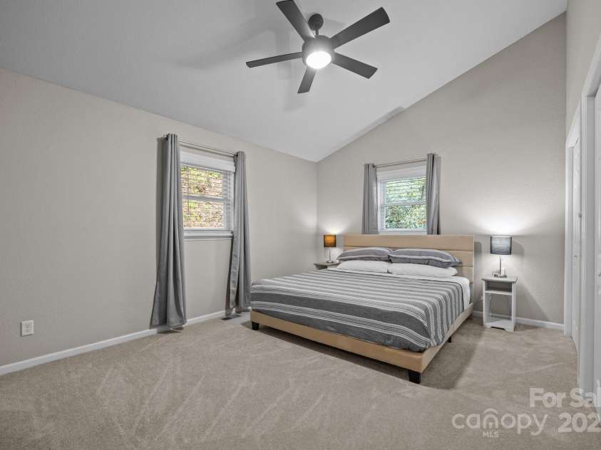 159 Long John Drive, Hendersonville, NC 28791.  MLS# CAR4244960, YatesRealty ID 5949. 