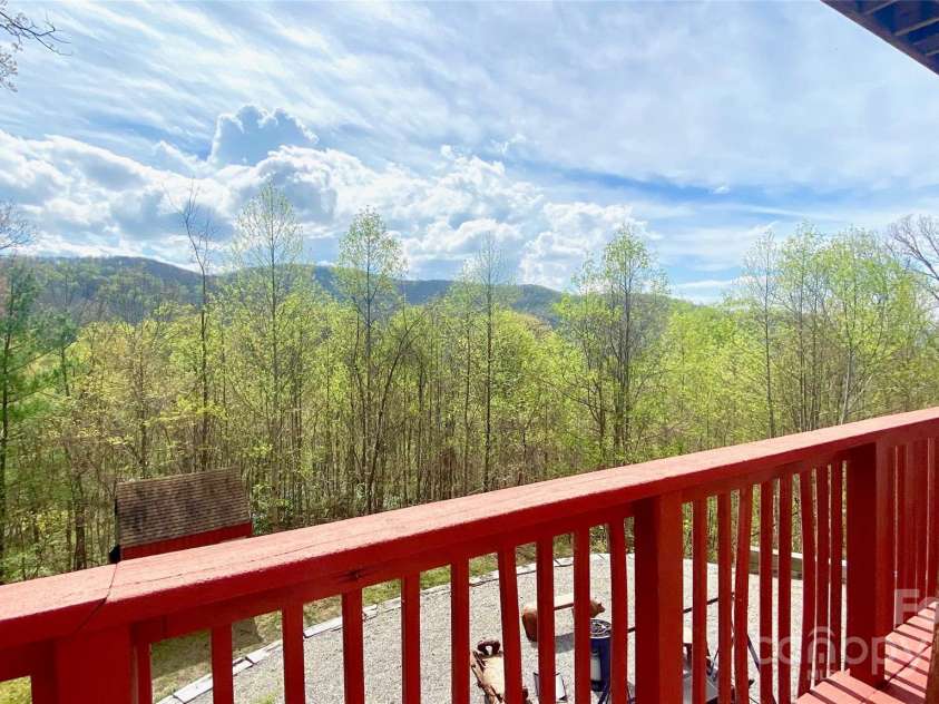 11 Roberts Drive, Swannanoa, NC 28778.  MLS# CAR4243146, YatesRealty ID 5952. 