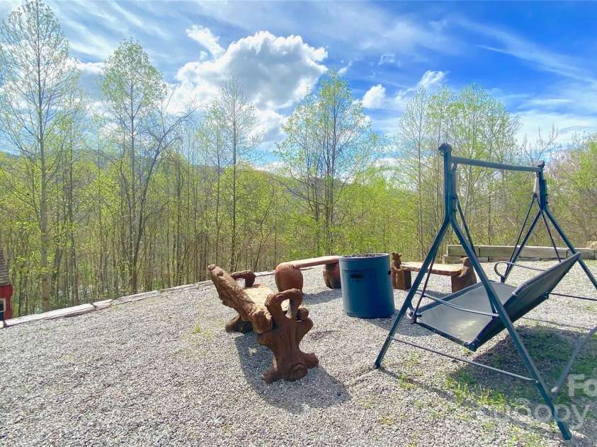 11 Roberts Drive, Swannanoa, NC 28778.  MLS# CAR4243146, YatesRealty ID 5952. 