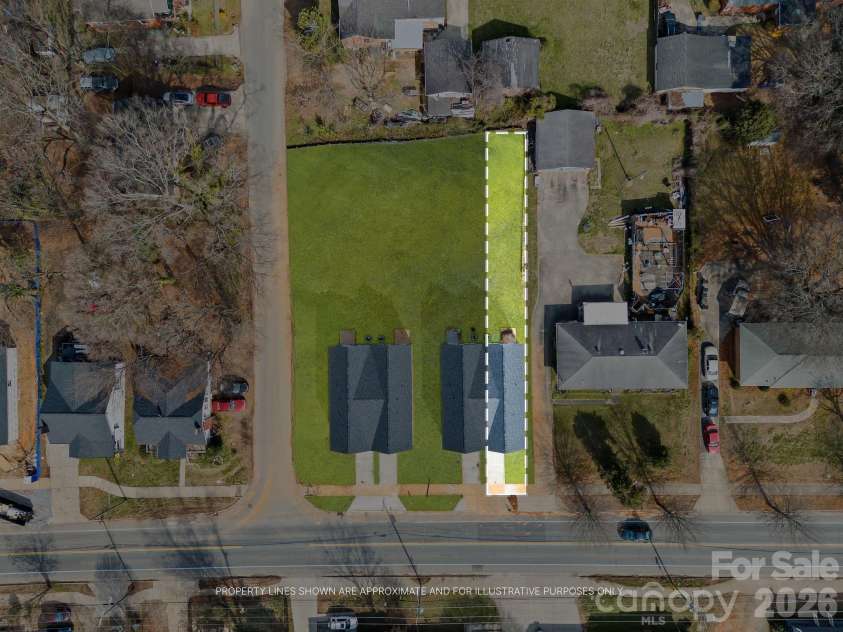 345 Hoskins Road, Charlotte, NC 28216.  MLS# CAR4354408, YatesRealty ID 5952. 