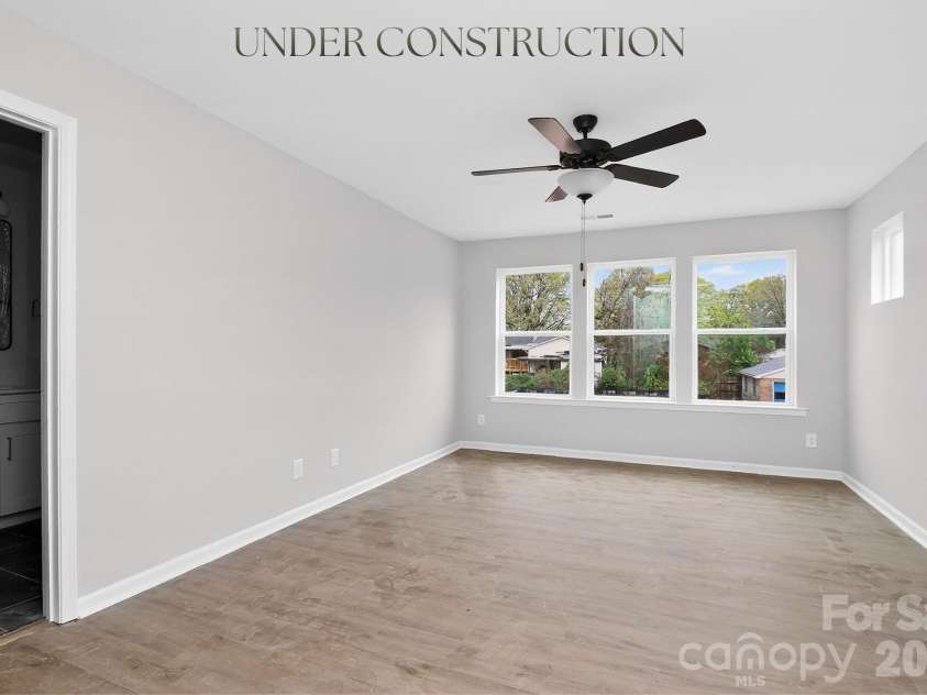 345 Hoskins Road, Charlotte, NC 28216.  MLS# CAR4354408, YatesRealty ID 5952. 