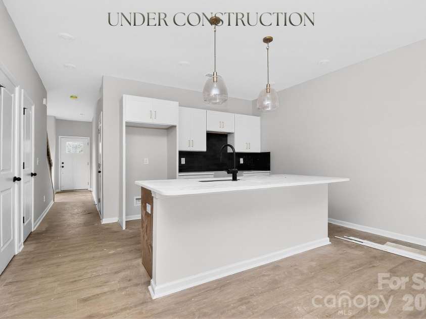 345 Hoskins Road, Charlotte, NC 28216.  MLS# CAR4354408, YatesRealty ID 5952. 