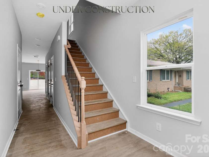 345 Hoskins Road, Charlotte, NC 28216.  MLS# CAR4354408, YatesRealty ID 5952. 