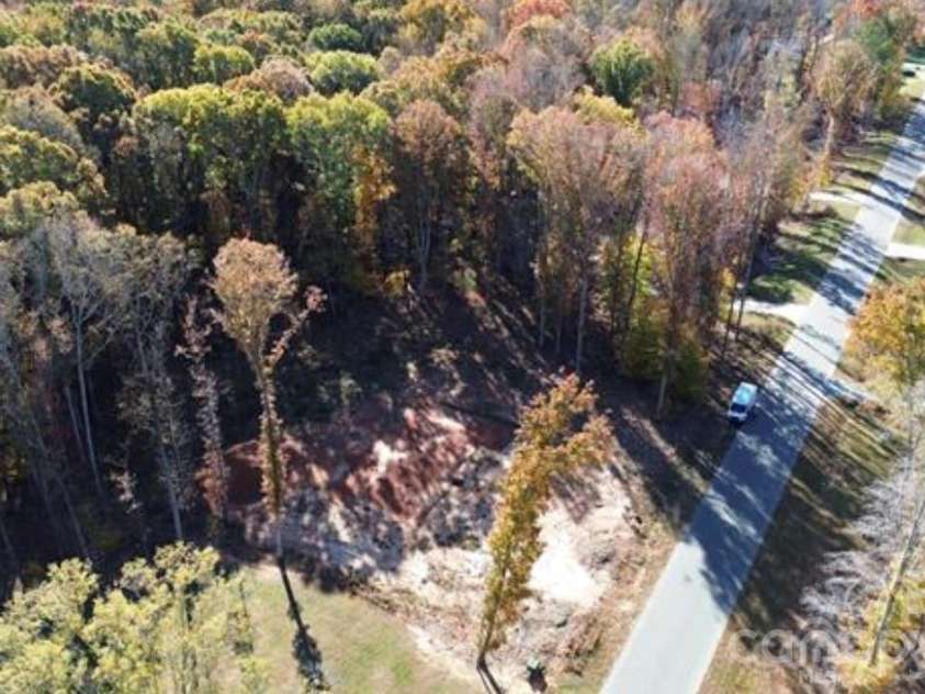 219 Barra Drive, Waxhaw, NC 28173.  MLS# CAR4358638, YatesRealty ID 5953. 