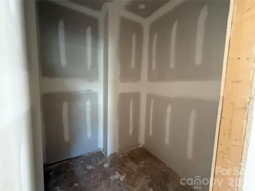 219 Barra Drive, Waxhaw, NC 28173.  MLS# CAR4358638, YatesRealty ID 5953. Oversized pantry