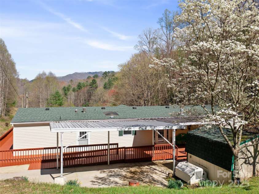 469 Hensley Branch, Burnsville, NC 28714.  MLS# CAR4244936, YatesRealty ID 5955. 