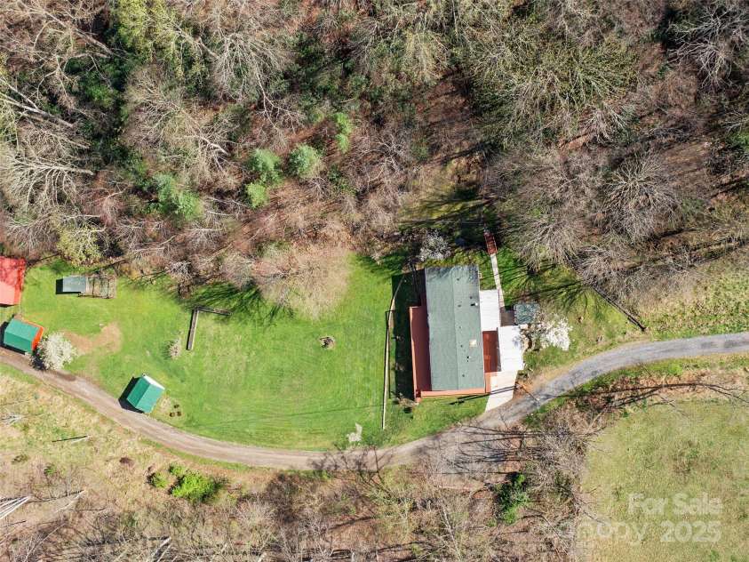 469 Hensley Branch, Burnsville, NC 28714.  MLS# CAR4244936, YatesRealty ID 5955. 