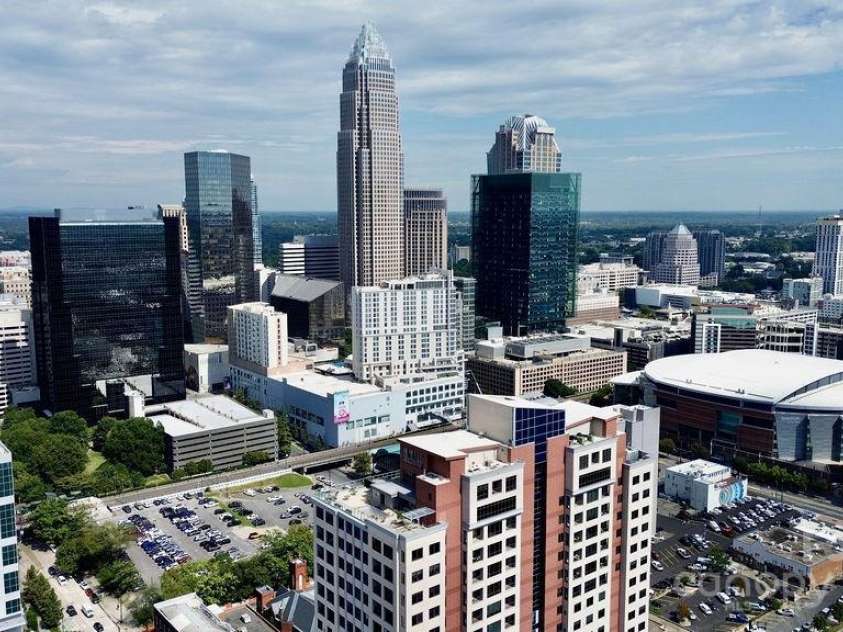 222 Caldwell Street, Charlotte, NC 28202.  MLS# CAR4299365, YatesRealty ID 5956. 