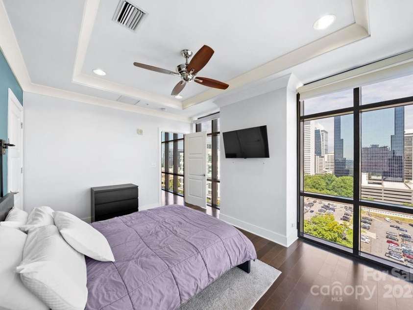 222 Caldwell Street, Charlotte, NC 28202.  MLS# CAR4299365, YatesRealty ID 5956. 