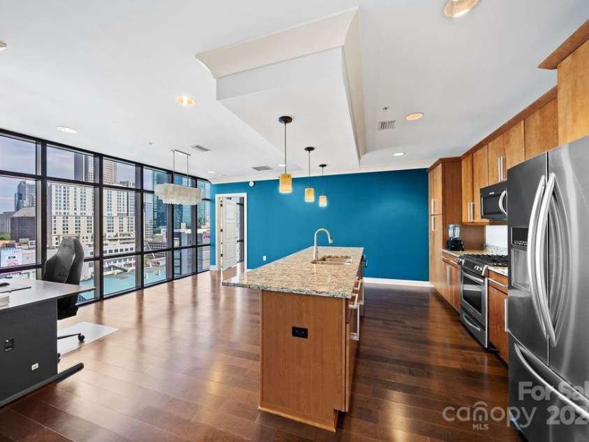 222 Caldwell Street, Charlotte, NC 28202.  MLS# CAR4299365, YatesRealty ID 5956. 