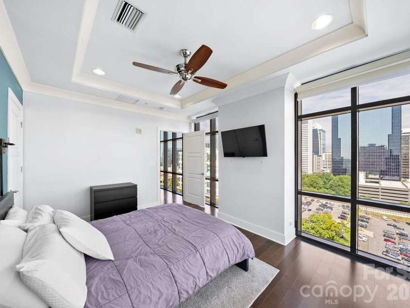 222 Caldwell Street, Charlotte, NC 28202.  MLS# CAR4299365, YatesRealty ID 5956. 