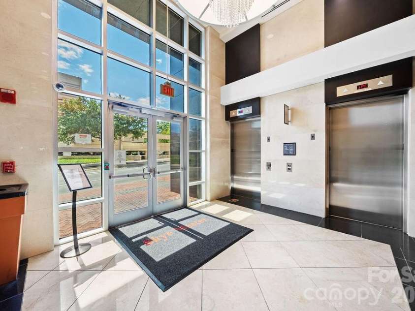 222 Caldwell Street, Charlotte, NC 28202.  MLS# CAR4299365, YatesRealty ID 5956. 