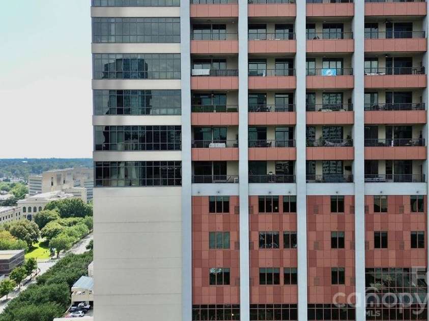 222 Caldwell Street, Charlotte, NC 28202.  MLS# CAR4299365, YatesRealty ID 5956. 